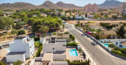 KEY READY Furnished Luxury 4B Villa with Basement – walk to the beach!