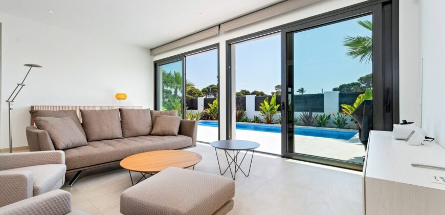 2B & 3B Super-modern luxury villa only 10 mins from beaches