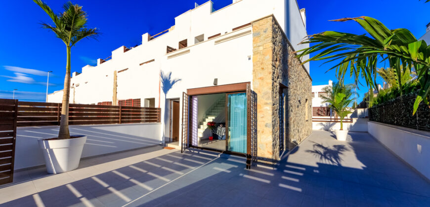 Brand-New Luxury 3 Bed Townhouse in Pilar de la Horadada