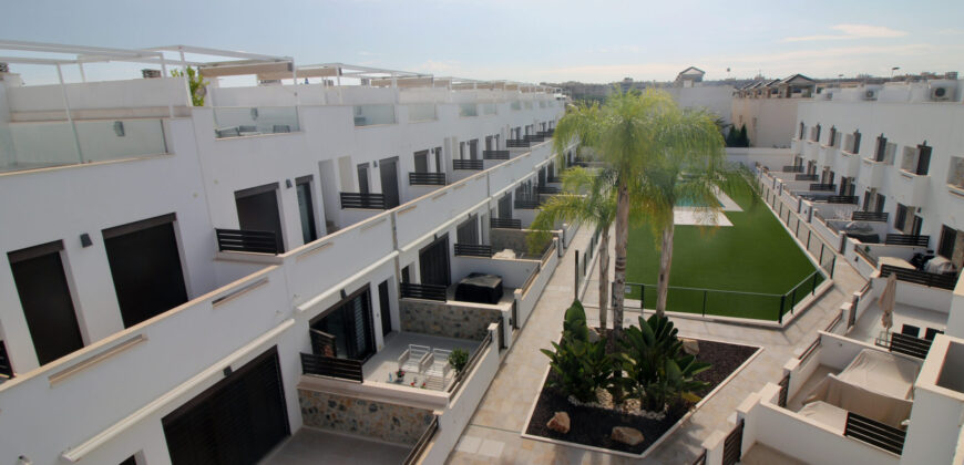 Brand-New Luxury 3 Bed Townhouse in Pilar de la Horadada