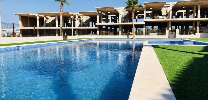 Semi-detached Luxury Villa with Pool in Los Balcones, Torrevieja