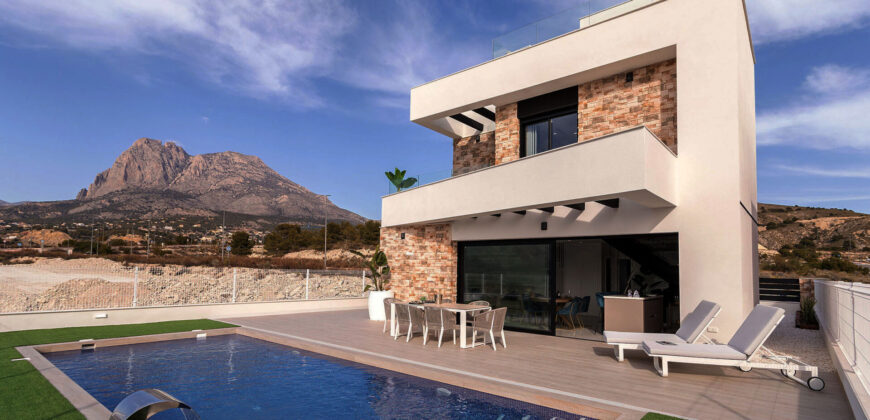 Superb Luxury 3 Bed Villa with Pool & Fantastic Ocean Views