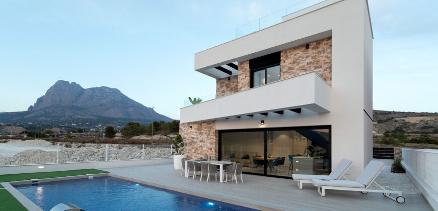 Superb Luxury 3 Bed Villa with Pool & Fantastic Ocean Views