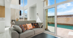 Superb 3 Bed Villa with Pool, Solarium and Lagoon Views