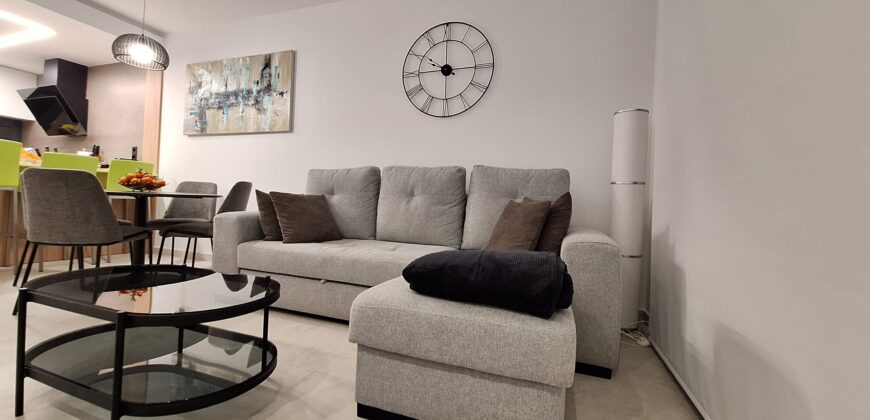 Modern Penthouse with Swimming Pool, Gym and Spa OB15 2/2