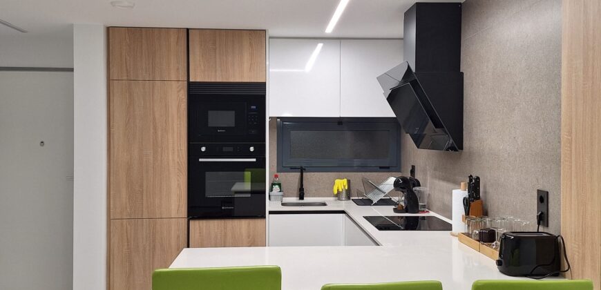 Modern Penthouse with Swimming Pool, Gym and Spa OB15 2/2