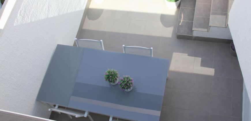 Modern Penthouse with Swimming Pool and Spa OB11 3/2