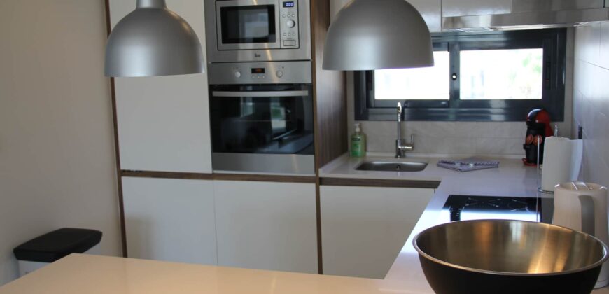 Modern Penthouse with Swimming Pool and Spa OB11 3/2