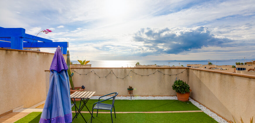 Stunning Sea View Penthouse with Swimming Pool First Line