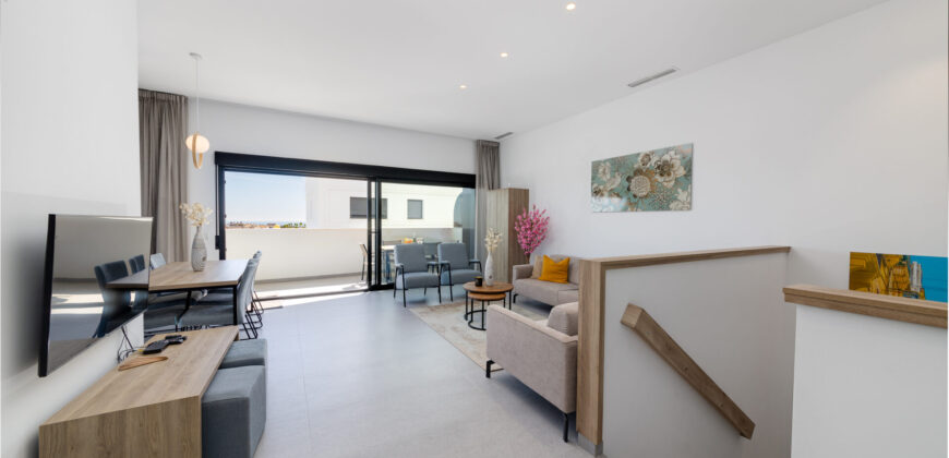 Spacious modern apartment 7 minutes from the beach