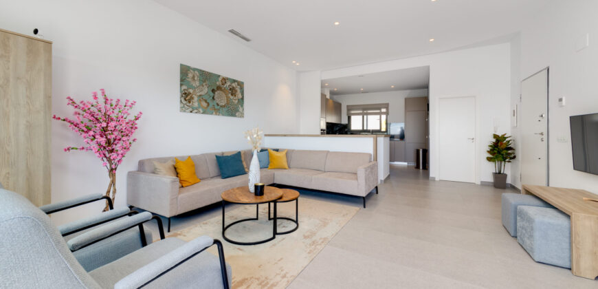 Spacious modern apartment 7 minutes from the beach