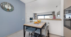 Spacious modern apartment 7 minutes from the beach