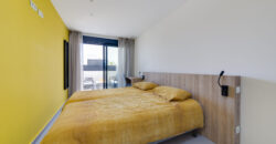 Spacious modern apartment 7 minutes from the beach