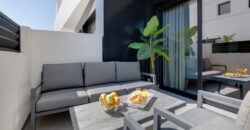 Spacious modern apartment 7 minutes from the beach