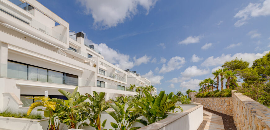 Luxury Apartment in Las Colinas Golf Club with Sea Views