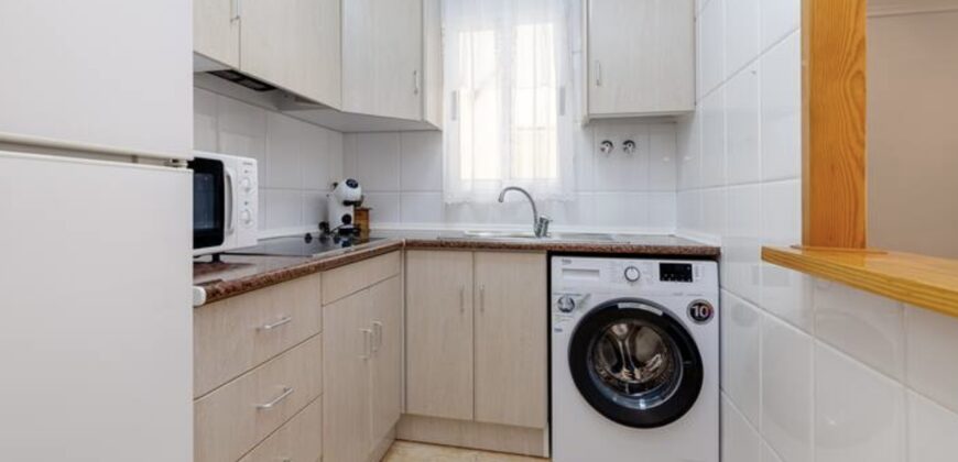 Bright Apartment Third Line From The Beach with Balcony