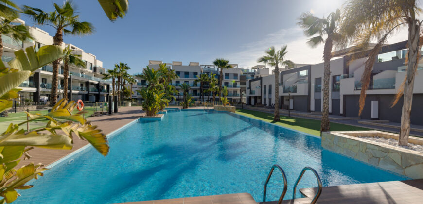 Modern Penthouse with Swimming Pool, Gym and Spa OB12 3/2