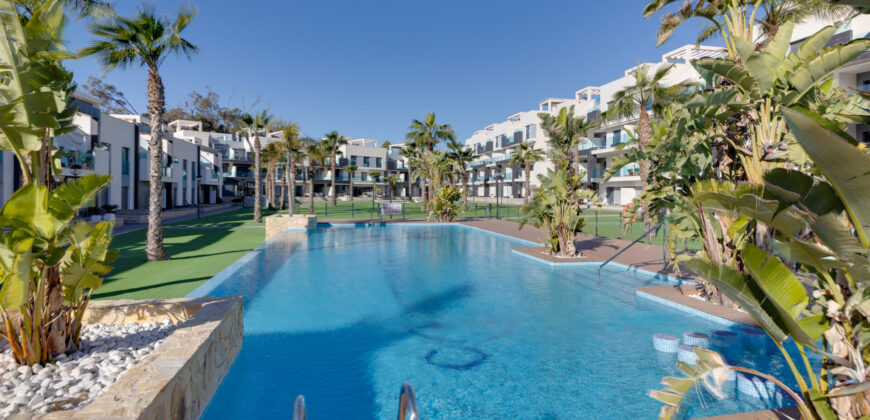 Modern Penthouse with Swimming Pool, Gym and Spa OB12 3/2