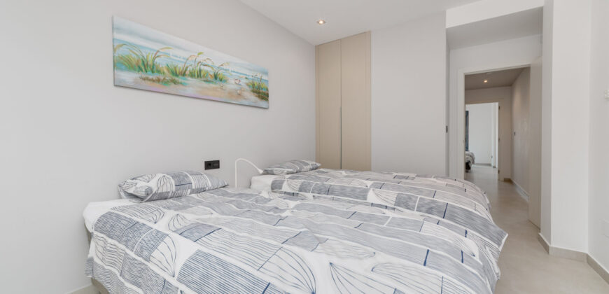 Modern Penthouse with Swimming Pool, Gym and Spa OB12 3/2