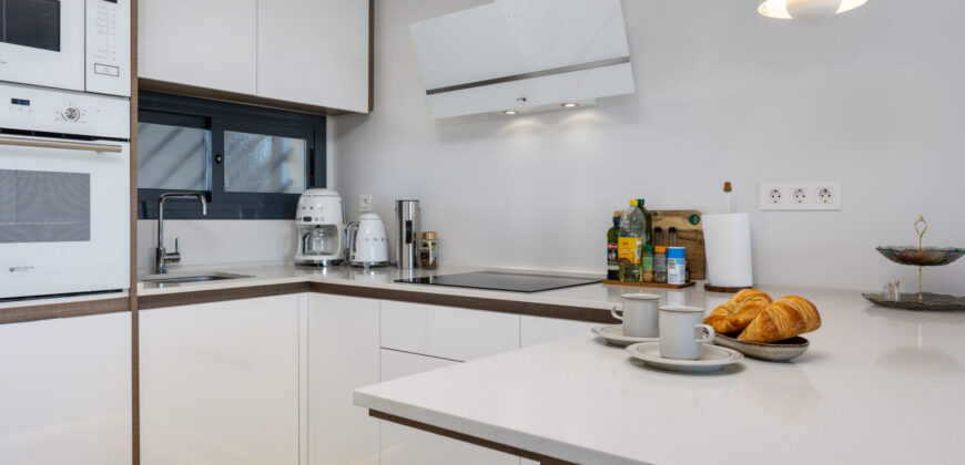 Modern and Bright Apartment with Swimming Pool, Gym and Spa OB13-2-2