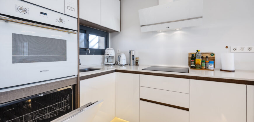 Modern and Bright Apartment with Swimming Pool, Gym and Spa OB13-2-2