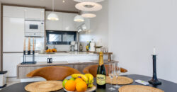 Modern and Bright Apartment with Swimming Pool, Gym and Spa OB13-2-2