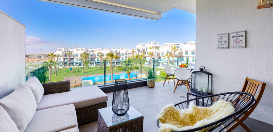 Modern and Bright Apartment with Swimming Pool, Gym and Spa OB13-2-2