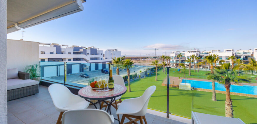 Modern and Bright Apartment with Swimming Pool, Gym and Spa OB13-2-2