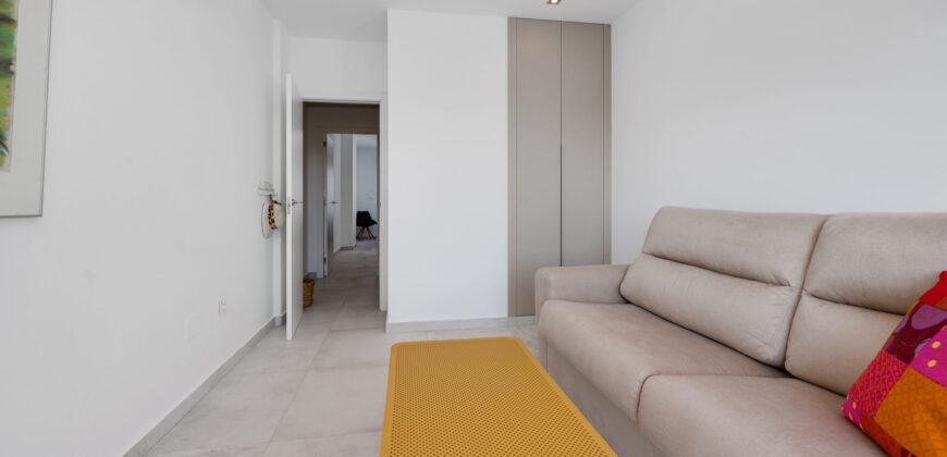 Modern and Bright Apartment with Swimming Pool, Gym and Spa OB13-2-2