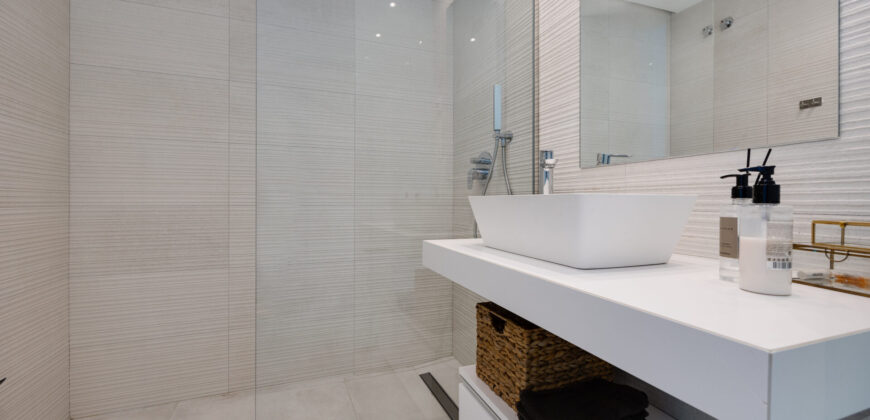 Modern and Bright Apartment with Swimming Pool, Gym and Spa OB13-2-2