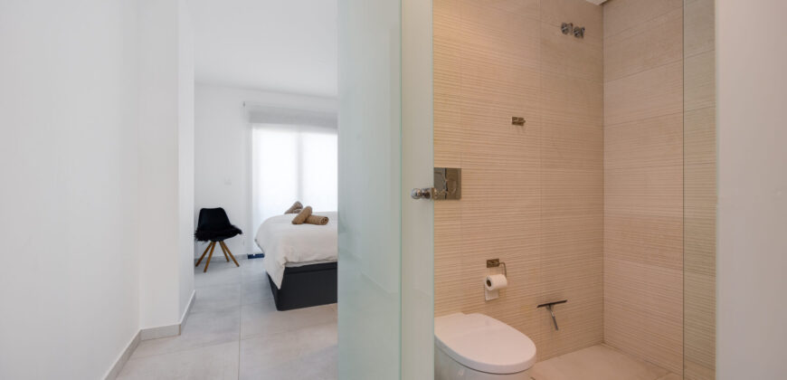 Modern and Bright Apartment with Swimming Pool, Gym and Spa OB13-2-2