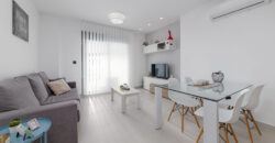 Modern Apartment with Sunny Terrace and Swimming Pool OB-Center