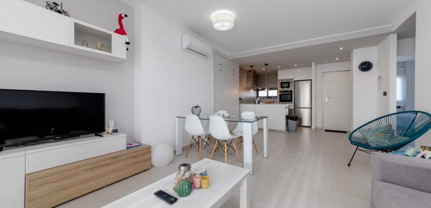 Modern Apartment with Sunny Terrace and Swimming Pool OB-Center