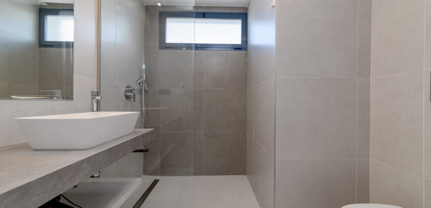 Modern Apartment with Sunny Terrace and Swimming Pool OB-Center