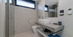 Modern Apartment with Sunny Terrace and Swimming Pool OB-Center