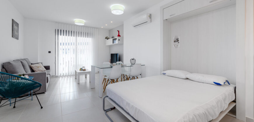 Modern Apartment with Sunny Terrace and Swimming Pool OB-Center