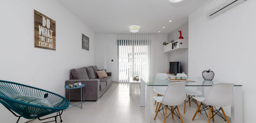 Modern Apartment with Sunny Terrace and Swimming Pool OB-Center