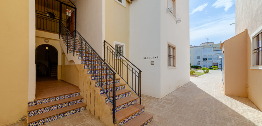 Sunny Penthouse- Urbanization with swimming pool-3rd line from the beach