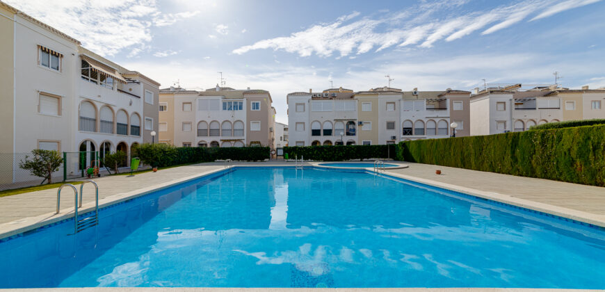 Sunny Penthouse- Urbanization with swimming pool-3rd line from the beach