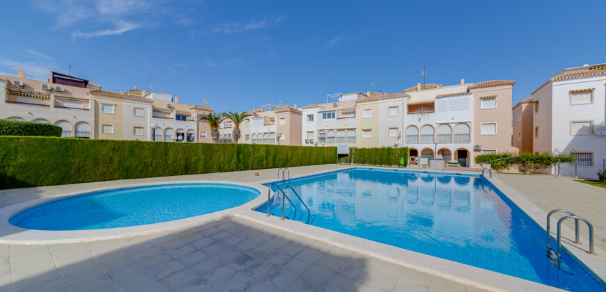 Sunny Penthouse- Urbanization with swimming pool-3rd line from the beach