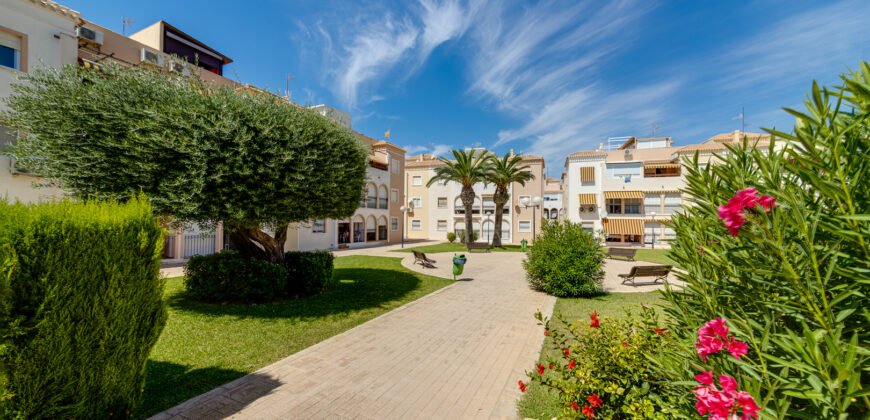 Sunny Penthouse- Urbanization with swimming pool-3rd line from the beach