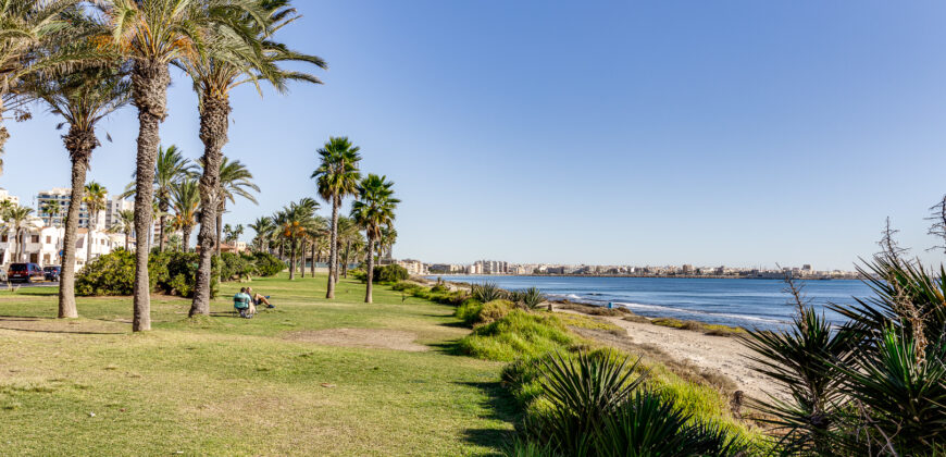 Sunny Penthouse- Urbanization with swimming pool-3rd line from the beach