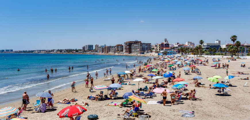 Sunny Penthouse- Urbanization with swimming pool-3rd line from the beach