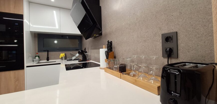 Modern Penthouse with Swimming Pool, Gym and Spa OB15 2/2