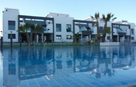 Modern Penthouse with Swimming Pool and Spa OB11 3/2